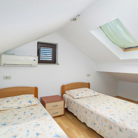 Nice Apartment In Jurandvor With Wifi Exteriér fotografie